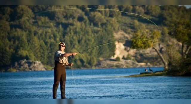 Cronogramas y regiones para la pesca deportiva en Neuquén