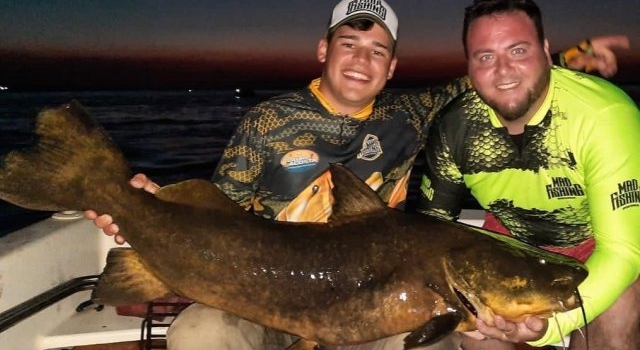 Lauri Acosta y Juan de Mad Fishing