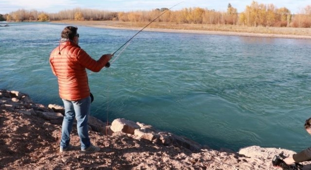 Con la pesca deportiva, Neuquén crece como ciudad turística