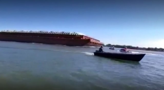 Tres pescadores fueron embestidos por una barcaza en Paso de la Patria