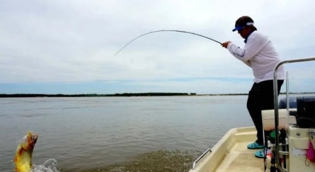 Guías de pesca piden profesionalizar el oficio para ser “embajadores turísticos”