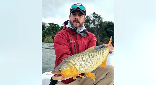Dorado en Puerto Paraíso Itá Ibaté - Ezequiel Fusero