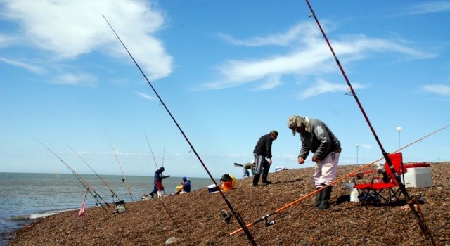 Habilitaron la pesca en San Blas, incluyendo residentes de Viedma