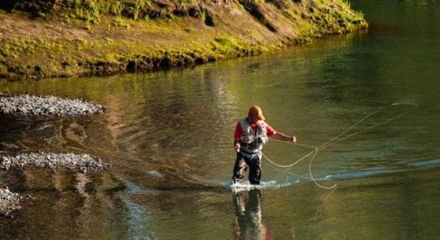 Ya están a la venta los permisos de pesca en Neuquén