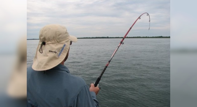 Guías de pesca exigen al gobierno provincial nuevas medidas para el sector