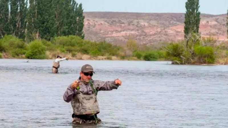 Explosión de la pesca deportiva en Neuquén: hubo récord de registros en las primeras horas
