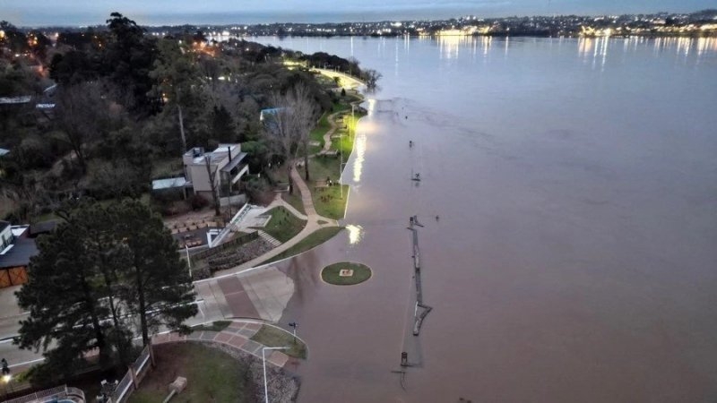El r&iacute;o Uruguay super&oacute; el alerta y sigue subiendo: &iquest;qu&eacute; se viene para el Litoral?
