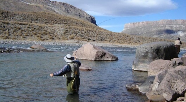Comienza la temporada de pesca: los lugares habilitados y vedados en el Sur