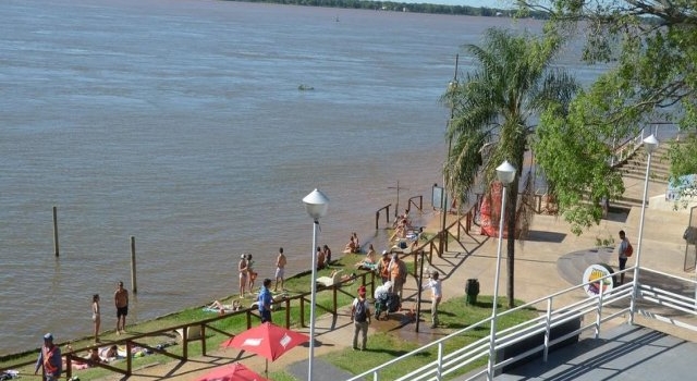 El río Paraná comenzó a descender y ayer marcó 5,38 metros