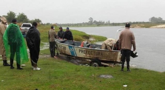 Tras rescatar a unos niños, dos pescadores murieron ahogados en el crecido río Batel