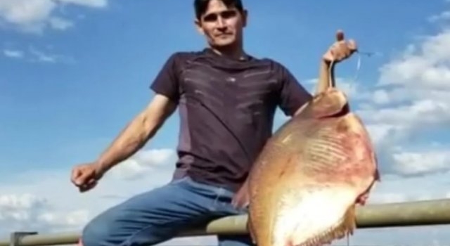 En la costanera de Encarnación pescaron un Pacú de más de 15 kilos