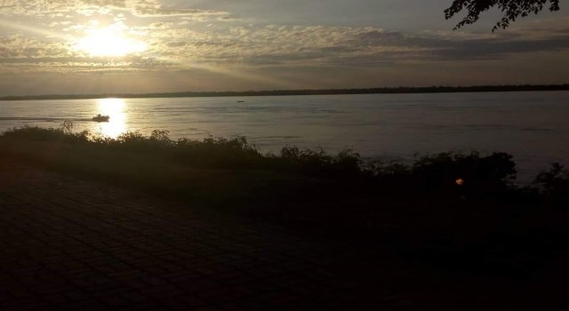 Salió de pesca y caza con el tío, la escopeta se disparó en la canoa y lo mató